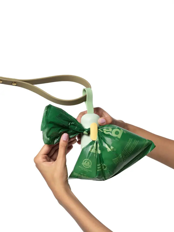 Leash Dispenser for Poop Bags by Earth Rated