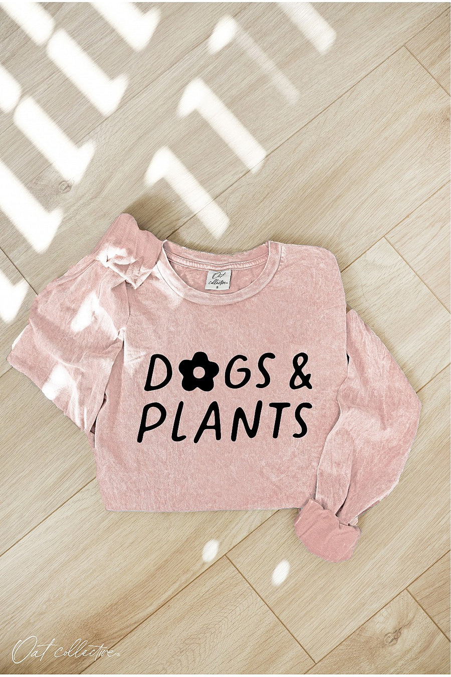 DOGS AND PLANTS Long Sleeved Mineral Washed Graphic Top: SOFT PINK