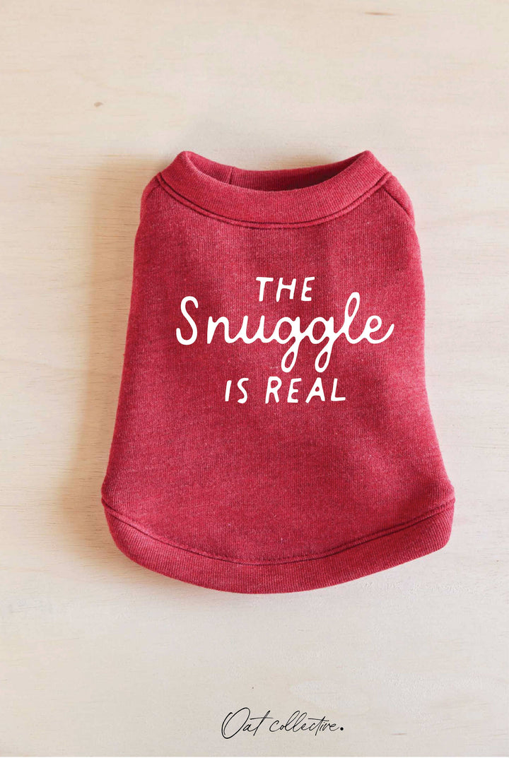 THE SNUGGLE IS REAL Pet Graphic Sweatshirt: HEATHER CRANBERRY